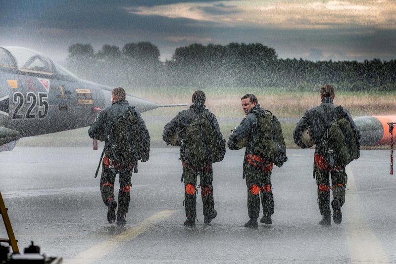 Starfighter - Sie wollten den Himmel erobern – Bild: RTL /​ Wolfgang Ennenbach