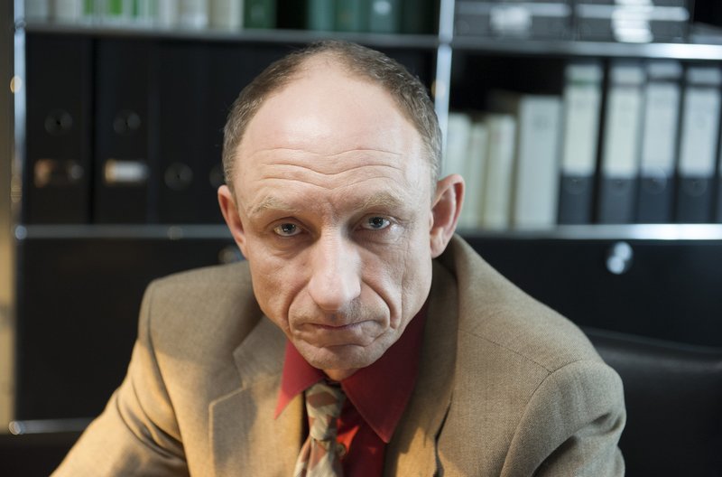 Der Auf-Schneider - Aufstieg und Fall eines deutschen Baulöwen – Bild: MDR/​Saxonia Entertainment/​Axel Berger