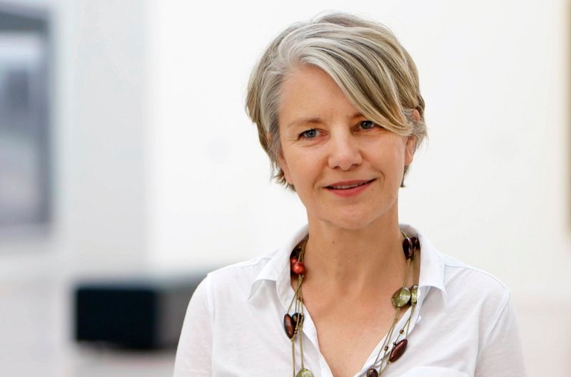 Susanne Meyer-Büser, Kuratorin der Kunstsammlung NRW. – Bild: SWR/Lona media Susanne Meyer-Büser, Kuratorin der Kunstsammlung NRW. – Bild: SWR/Lona media