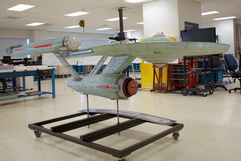 Das Studio-Modell des Raumschiffs „Enterprise“. Es soll in einem Labor des Smithsonian National Air and Space Museums in Washington D.C. restauriert werden. – Bild: ZDF /​ © Harry Mudd