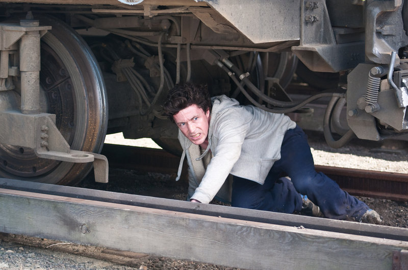 Aus dem skrupellosen Jäger wird ein Gejagter: "Blitz" (Aidan Gillen) ... – Bild: Licensed by Square One Entertainment GmbH & Co.KG Lizenzbild frei Aus dem skrupellosen Jäger wird ein Gejagter: "Blitz" (Aidan Gillen) ... – Bild: Licensed by Square One Entertainment GmbH & Co.KG Lizenzbild frei