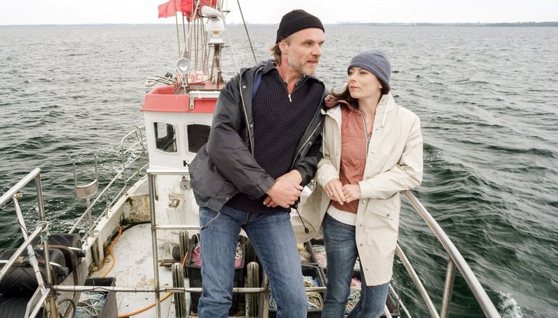Jörn Schroeder (Markus Gertken) und Susanne Mangold (Inka Friedrich ). – Bild: WDR Jörn Schroeder (Markus Gertken) und Susanne Mangold (Inka Friedrich ). – Bild: WDR