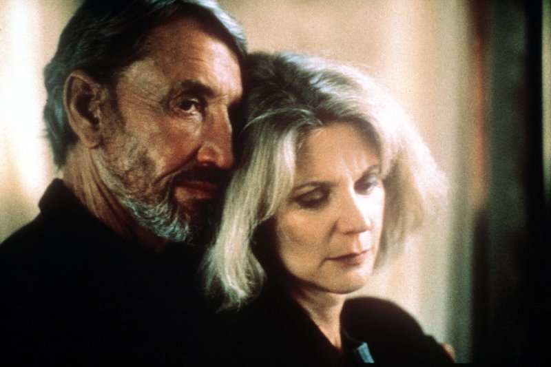 Auch dieses Jahr feiern Hal (Roy Scheider, li.) und Lena (Blythe Danner, re.) mit ihren kindern Thanksgiving. Doch das Fest gerät zum Fiasko ... – Bild: kabel eins Classics Auch dieses Jahr feiern Hal (Roy Scheider, li.) und Lena (Blythe Danner, re.) mit ihren kindern Thanksgiving. Doch das Fest gerät zum Fiasko ... – Bild: kabel eins Classics