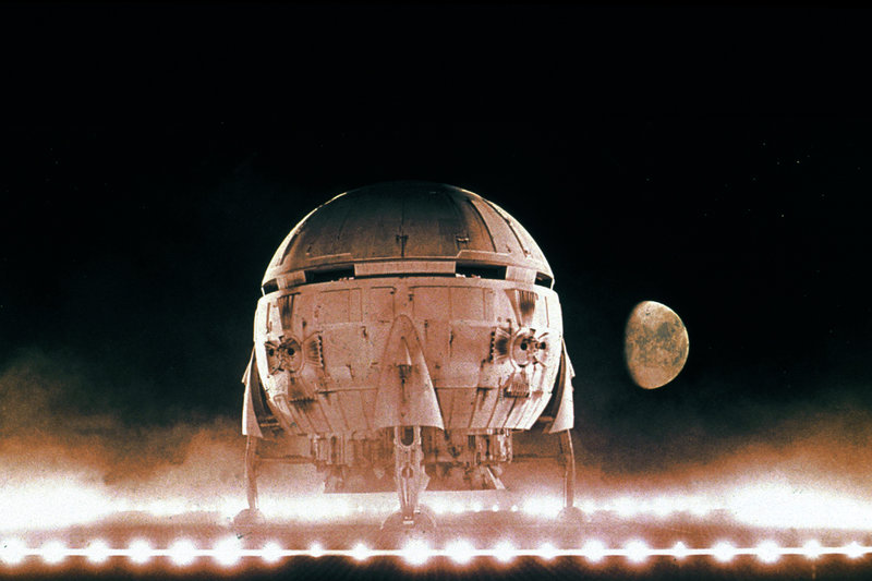 Landung auf "Clarios" – Bild: ARTE / © Warner Bros. Entertainment, Inc. Landung auf "Clarios" – Bild: ARTE / © Warner Bros. Entertainment, Inc.