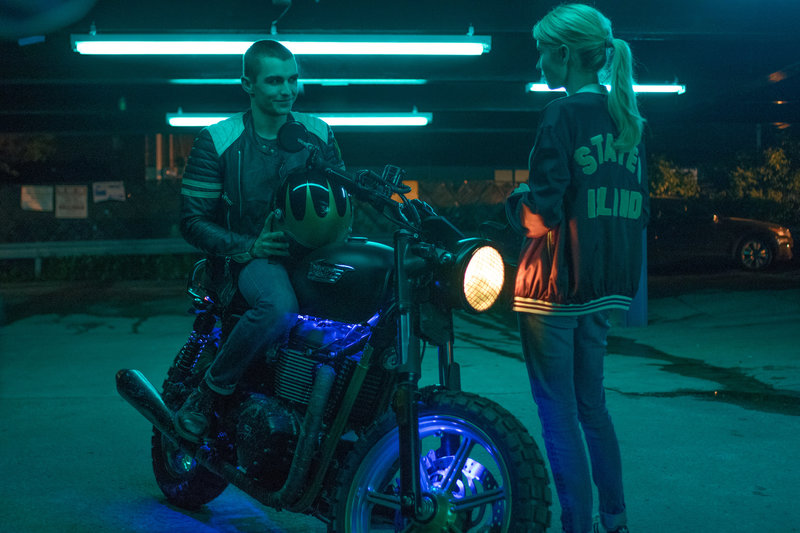 Die Watcher bringen die beiden Nerve-Spieler Ian (Dave Franco, l.) und Vee (Emma Roberts, r.) zusammen und stellen die beiden vor einige Herausforderungen ... – Bild: 2016 Lions Gate Entertainment Inc. All Rights Reserved. Die Watcher bringen die beiden Nerve-Spieler Ian (Dave Franco, l.) und Vee (Emma Roberts, r.) zusammen und stellen die beiden vor einige Herausforderungen ... – Bild: 2016 Lions Gate Entertainment Inc. All Rights Reserved.