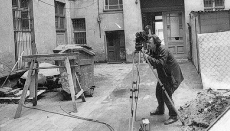 Arbeitsfotos SFD-Dokfilm „Polizei“, Drehort Polizeirevier Berlin. – Bild: MDR/​rbb/​Peter Badel