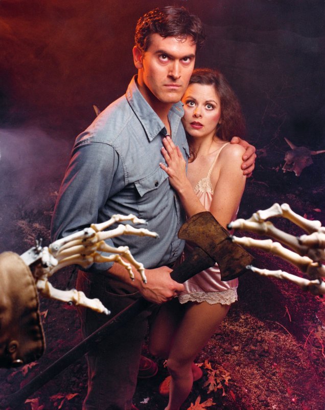 Im Bild: Ash J. Williams (Bruce Campbell) und Shelly (Theresa Tilly) – Bild: Tele 5 Im Bild: Ash J. Williams (Bruce Campbell) und Shelly (Theresa Tilly) – Bild: Tele 5