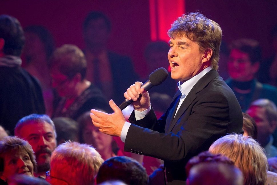 Frank Schöbel – vielleicht der deutsche Schlagerstar mit den meisten Hits und dem längsten Atem. In diesem Jahr feiert der Publikumsliebling sein 55jähriges Bühnenjubiläum. – Bild: MDR/Stephan Flad
