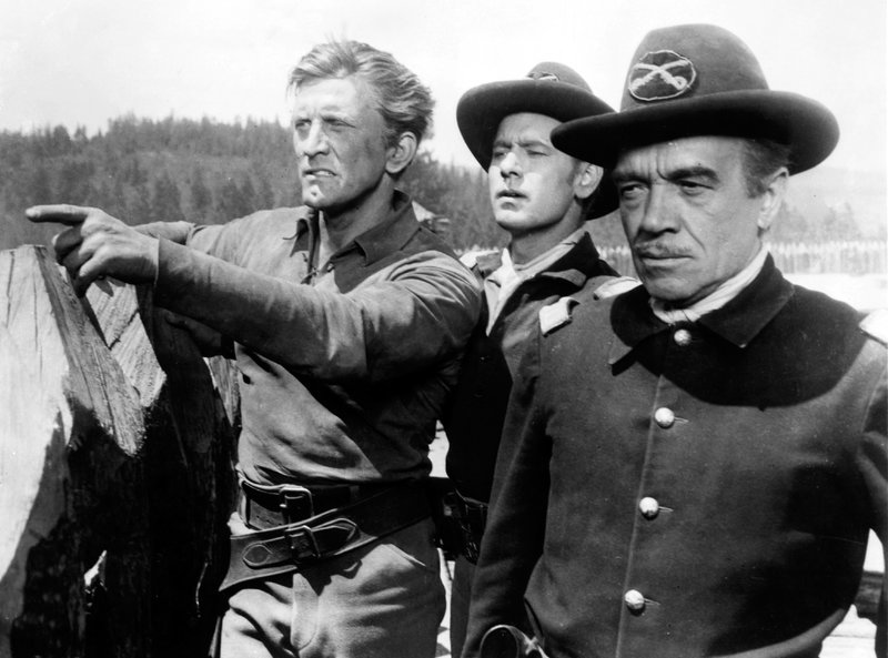 Zwischen zwei Feuern – Bild: RTL NITRO /​ © 1955 METRO-G