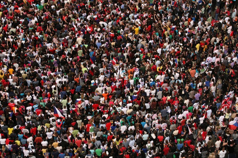 Riesige Menschenmenge – Bild: Depositphotos