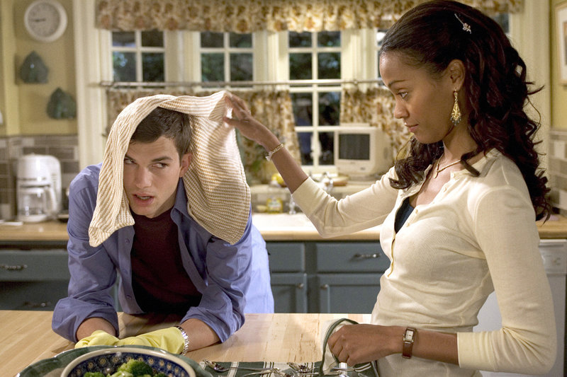 Ashton Kutcher, Zoe Saldana. – Bild: ORF Ashton Kutcher, Zoe Saldana. – Bild: ORF