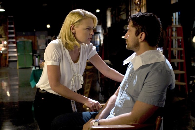 Abby (Katherine Heigl) und Mike (Gerard Butler) haben gegensätzliche Vorstellungen, wie man das andere Geschlecht am besten um den kleinen Finger wickelt. – Bild: Columbia Pictures Industries, Abby (Katherine Heigl) und Mike (Gerard Butler) haben gegensätzliche Vorstellungen, wie man das andere Geschlecht am besten um den kleinen Finger wickelt. – Bild: Columbia Pictures Industries,