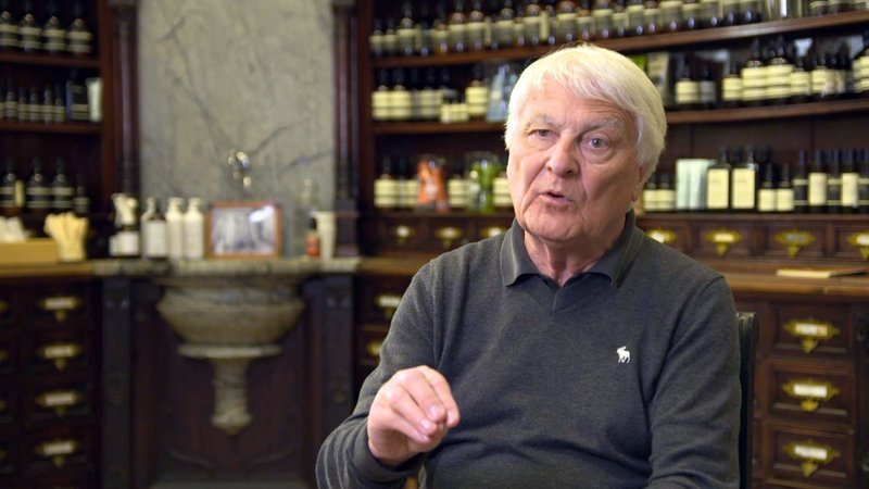 Pharmazeut Gerd Gläske ist Professor für Arzneimittelversorgungsforschung in Bremen. – Bild: ORF / Langbein & Partner Pharmazeut Gerd Gläske ist Professor für Arzneimittelversorgungsforschung in Bremen. – Bild: ORF / Langbein & Partner