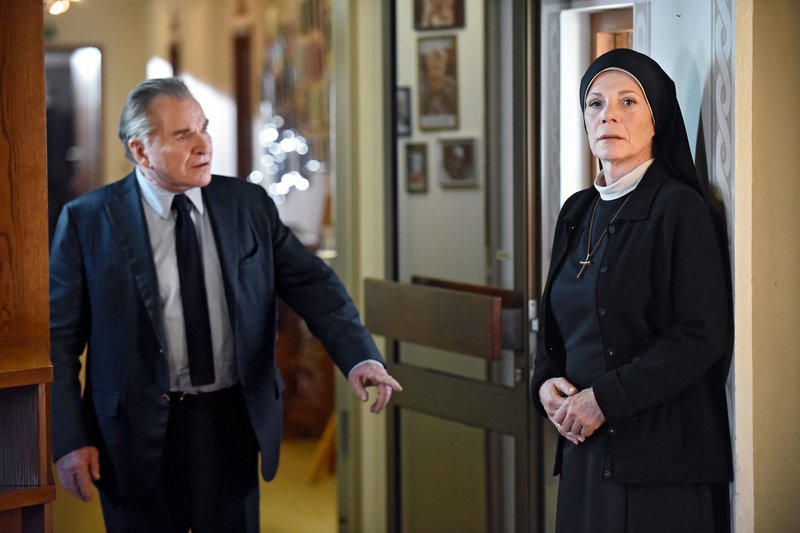 Um Himmels Willen S15E10 Erste große Liebe fernsehserien.de