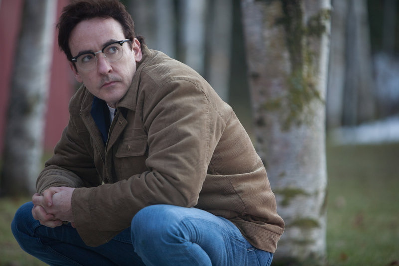Robert Hansen (John Cusack) hat ein düsteres Geheimnis: Er macht in den abgelegenen Wäldern Alaskas Jagd auf Frauen. – Bild: ZDF und Brian Adams Robert Hansen (John Cusack) hat ein düsteres Geheimnis: Er macht in den abgelegenen Wäldern Alaskas Jagd auf Frauen. – Bild: ZDF und Brian Adams