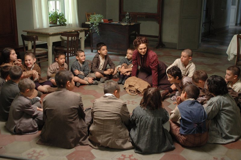 Maria Montessori (Paola Cortellesi) in a scene of the movie. – Bild: Disney