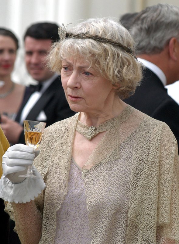 Agatha Christie Marple S01E01 Die Tote