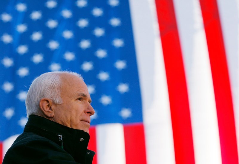 Vietnam-Kriegsveteran, Parteiveteran und Querdenker: der republikanische Senator von Arizona, John McCain. – Bild: ZDF und Brian Snyder.