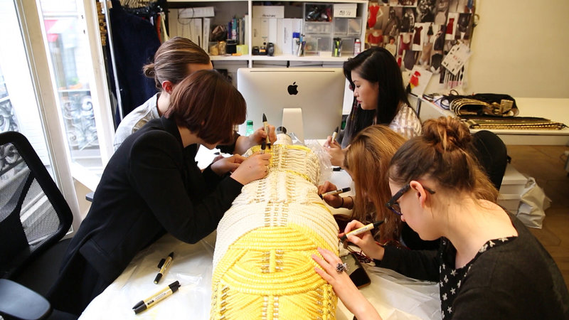 Der Stil Balmain – Bild: ARTE
