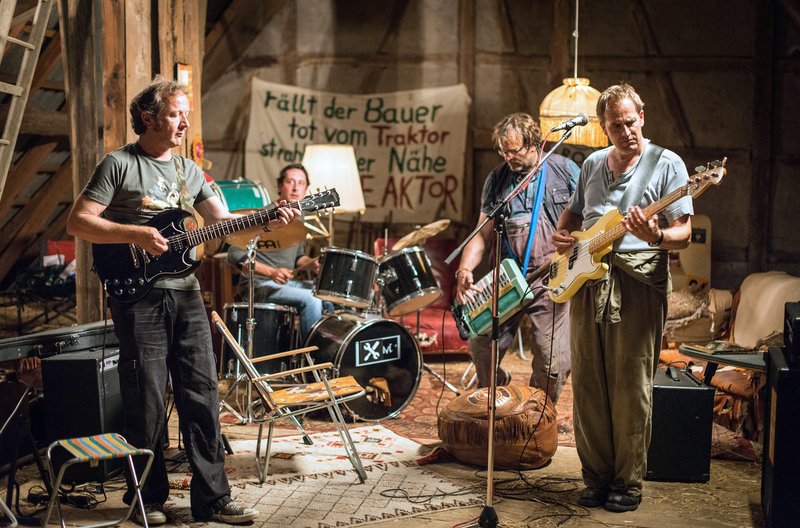 Täterätää! Die Kirche bleibt im Dorf 2 – Bild: SWR/​Fortune Cookie Film/​Boris Laewen