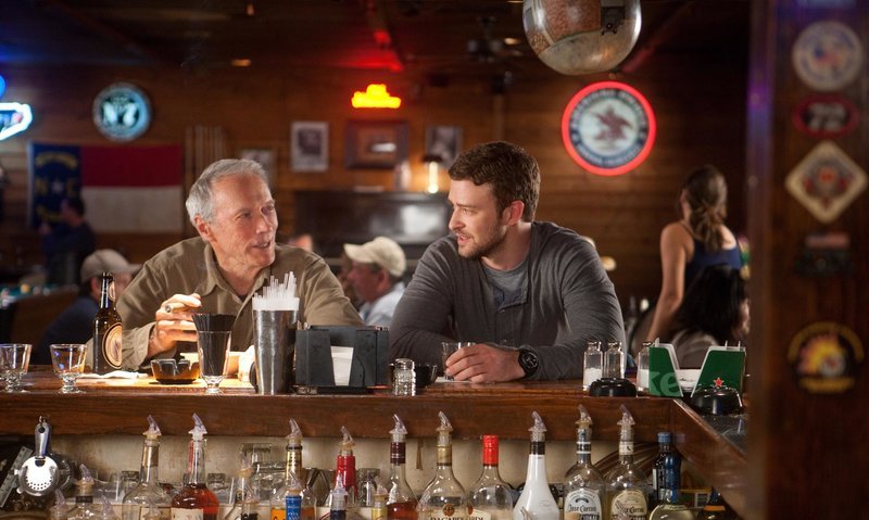 (L?r) CLINT EASTWOOD as Gus and JUSTIN TIMBERLAKE as Johnny in Warner Bros. Pictures? drama ?TROUBLE WITH THE CURVE,? a Warner Bros. Pictures release. – Bild: bTV – bTV Media Group
