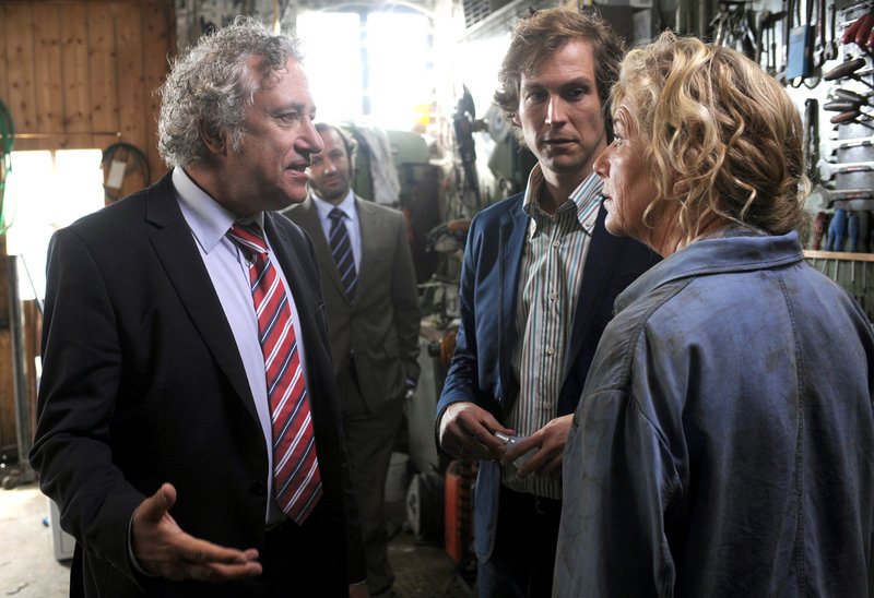 24 Milchkühe und kein Mann – Bild: ORF