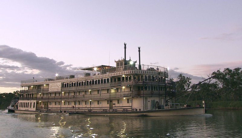 Die Murray Princess, das größte jemals am Murray gebaute Schiff, ein echter Mississippi Dampfer. – Bild: NDR/NDR/Gerd Pohlmann Filmproduktion Die Murray Princess, das größte jemals am Murray gebaute Schiff, ein echter Mississippi Dampfer. – Bild: NDR/NDR/Gerd Pohlmann Filmproduktion
