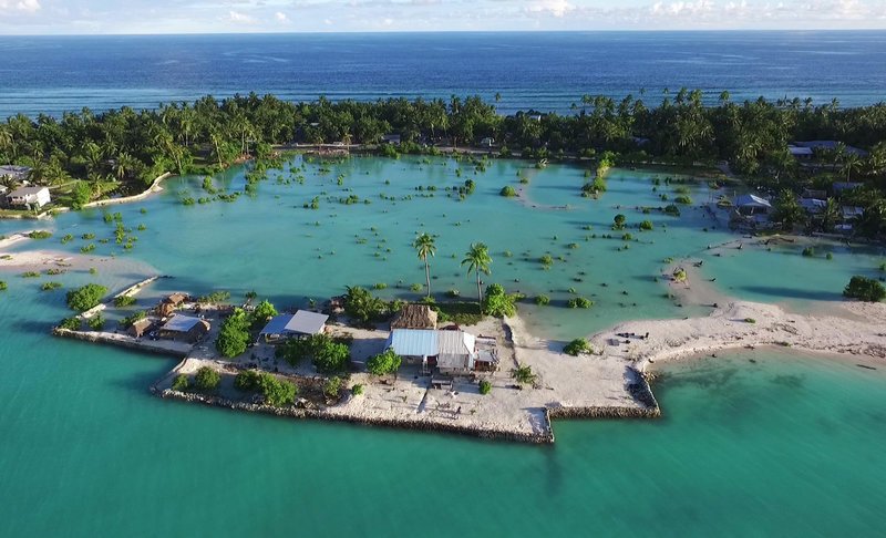 Kiribati versinkt im Meer. – Bild: BildManufaktur/BR/SWR Kiribati versinkt im Meer. – Bild: BildManufaktur/BR/SWR