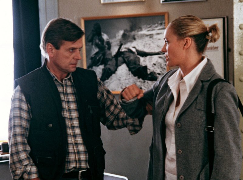 Der Bernsteinfischer – Bild: ARD Degeto/​Christine Schroeder