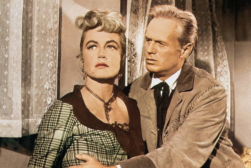 Der Mann mit den goldenen Colts – Bild: AGENTUR: CINETEXT Bild- und Text Der Mann mit den goldenen Colts – Bild: AGENTUR: CINETEXT Bild- und Text