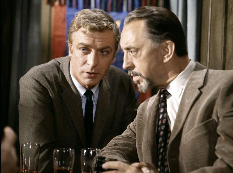 Das Mädchen aus der Cherry Bar – Bild: ARD Degeto/​Universal