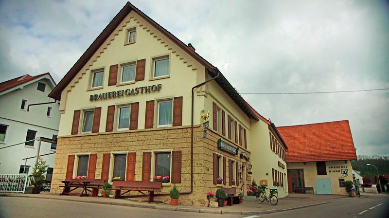 Brauerei-Gasthof Blank in Zwiefaltendorf am Rand der Schwäbischen Alb. – Bild: SWR Brauerei-Gasthof Blank in Zwiefaltendorf am Rand der Schwäbischen Alb. – Bild: SWR