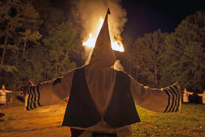 Der Hass des Ku-Klux-Klans richtet sich traditionell gegen die afroamerikanische Bevölkerung, gilt jedoch auch Minderheiten im Allgemeinen, wie Menschen jüdischer Abstammung, Zuwanderern oder Homosexuellen. – Bild: WELT