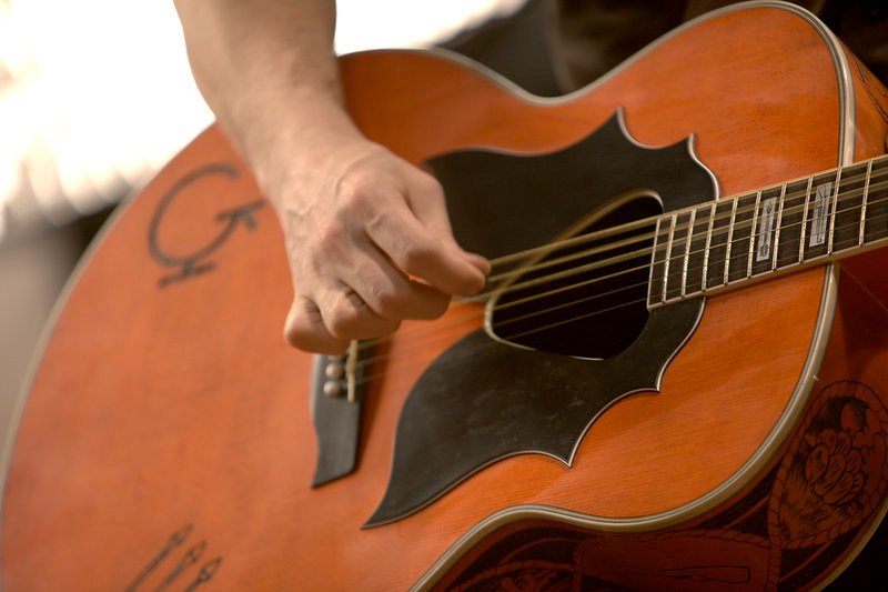 Wenn Jack White die Gitarre in die Hand nimmt, befindet man sich plötzlich in einer anderen Welt. – Bild: ARTE France / © First International Production Wenn Jack White die Gitarre in die Hand nimmt, befindet man sich plötzlich in einer anderen Welt. – Bild: ARTE France / © First International Production