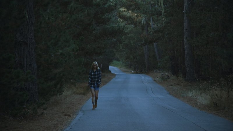 Beth (Caitlin Fitzgerald) – Bild: 2016 Always Shine LLC. All Rights Reserved. Lizenzbild frei Beth (Caitlin Fitzgerald) – Bild: 2016 Always Shine LLC. All Rights Reserved. Lizenzbild frei
