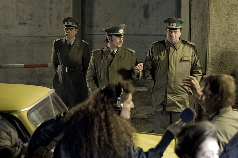 Bornholmer Straße – Bild: rbb/​MDR/​UFA FICTION/​Nik Konietzny