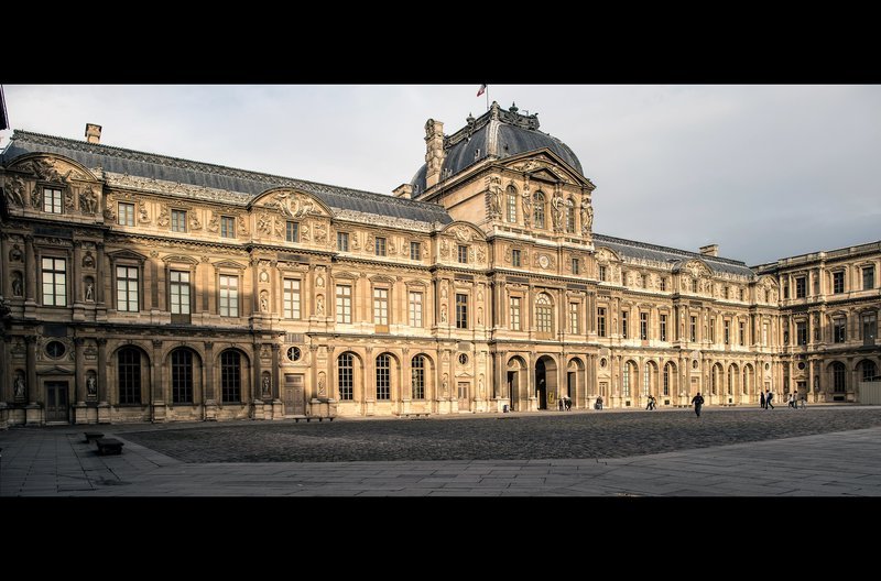  Der Louvre in Paris – Bild: Jaap Vrenegoor /​ Der Louvre in Paris
