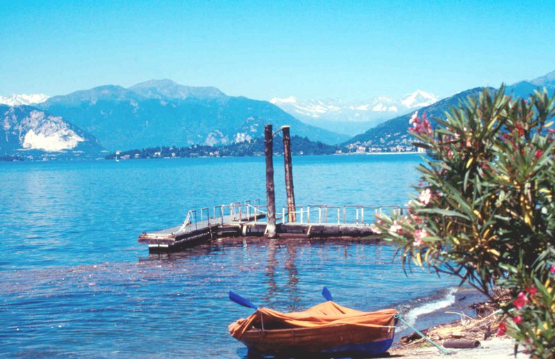Einerseits Viertausender, anderseits südlicher Flair: der Lago Maggiore ist eine der grössten Sehenswürdigkeiten Italiens. – Bild: ARTE