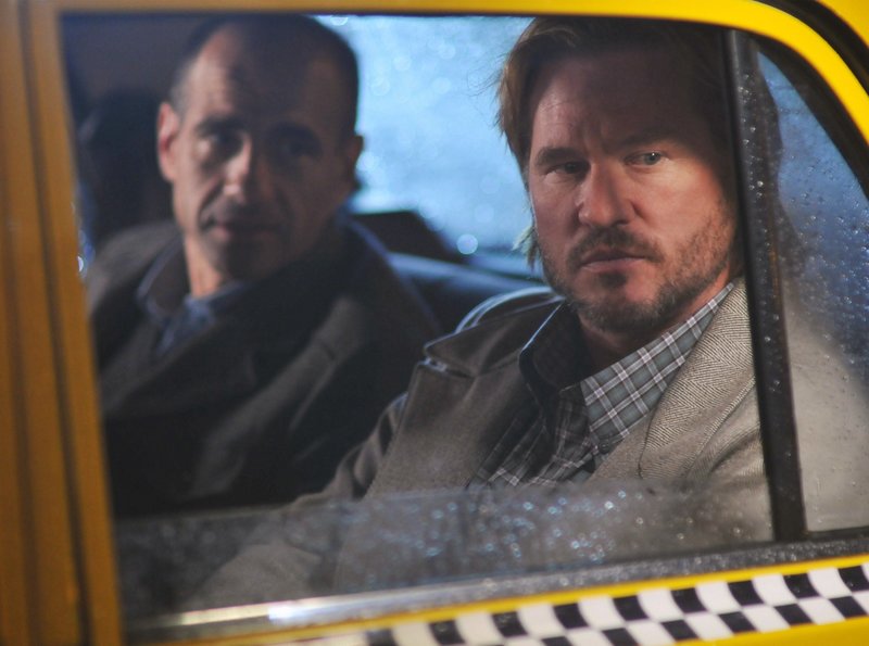 Double Identity - Zur falschen Zeit am falschen Ort – Bild: ARD Degeto