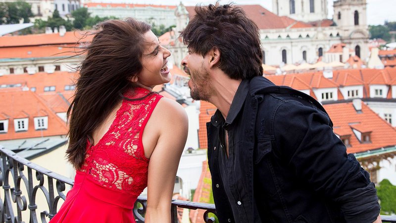 Sejal (Anushka Sharma, li), Harry (Shah Rukh Khan, re) – Bild: Zee.One