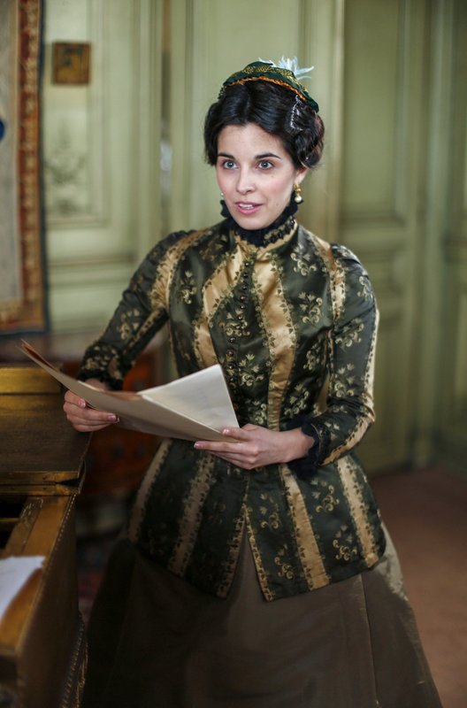 Odyssee Offenbach – Bild: Fraprod /​ Jodie Devos spielt Adčle Isaac, eine französische Opernsängerin.