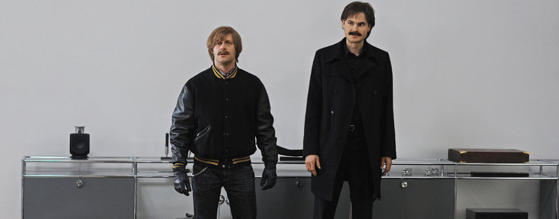 Vince (Jürgen Vogel) und Frederick (Fabian Hinrichs) werden auf frischer Tat ertappt. – Bild: ZDF und Stephanie Kulbach Vince (Jürgen Vogel) und Frederick (Fabian Hinrichs) werden auf frischer Tat ertappt. – Bild: ZDF und Stephanie Kulbach