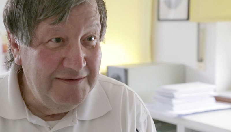 WDR Fernsehen HEILEN OHNE HONORAR – EINE ARMENKLINIK IN DEUTSCHLAND, Film von Christian Jentzsch, am Sonntag (11.01.15) um 16:15 Uhr. Augenarzt Dr. Roth kümmert sich um Menschen in Not. – Bild: WDR WDR Fernsehen HEILEN OHNE HONORAR – EINE ARMENKLINIK IN DEUTSCHLAND, Film von Christian Jentzsch, am Sonntag (11.01.15) um 16:15 Uhr. Augenarzt Dr. Roth kümmert sich um Menschen in Not. – Bild: WDR