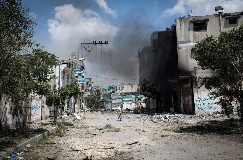 Nach den Luftangriffen auf Gaza waren wie Straßen menschenleer – viele Bewohner hatten dabei ihre Angehörigen verloren. – Bild: ZDF /​ © Andrew McConnell