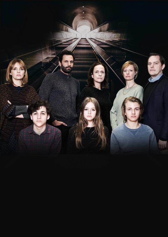 Totgeschwiegen – Bild: ZDF und [F] Christiane Pausch /​ Sebastian Rasche ; [M] Studio./​[F] Christiane Pausch /​ Sebastia