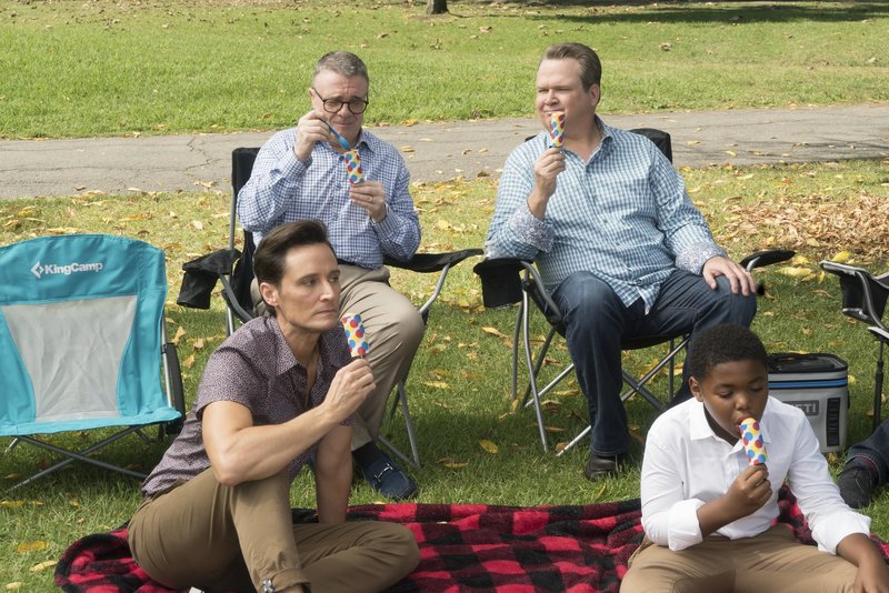 Modern Family S09E04 Sex, Lügen und Kickball (Sex, Lies & Kickball) fernsehserien.de