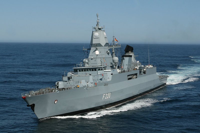 Die Fregatte Hamburg der Klasse 124. – Bild: 2008 Bundeswehr / Ann-Katrin Winges Die Fregatte Hamburg der Klasse 124. – Bild: 2008 Bundeswehr / Ann-Katrin Winges