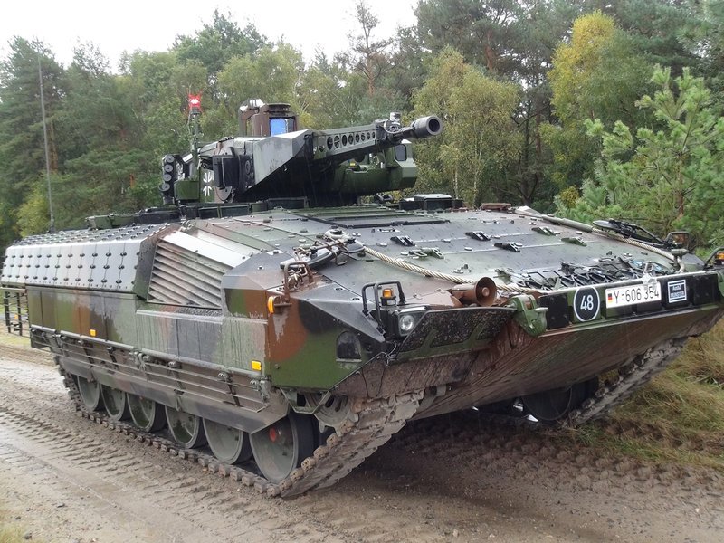 Bis 2020 will die Bundeswehr 350 Pumas anschaffen. Sie sollen weltweit zum Einsatz kommen und den Schutz der Panzergrenadiere gewährleisten. – Bild: N24 Doku