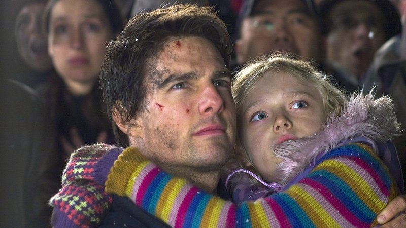 Ray (Tom Cruise) und seine Tochter Rachel (Dakota Fanning) müssen sich in Sicherheit bringen..Ray (Tom Cruise) und seine Tochter Rachel (Dakota Fanning) mĂĽssen sich in Sicherheit bringen.. – Bild: RTL Zwei