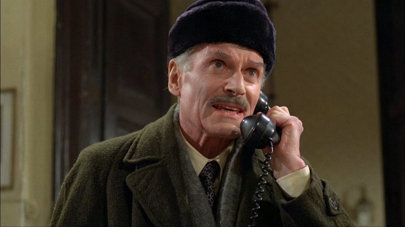 Ezra Lieberman (Laurence Olivier) – Bild: 2018 Koch Films Lizenzbild frei Ezra Lieberman (Laurence Olivier) – Bild: 2018 Koch Films Lizenzbild frei